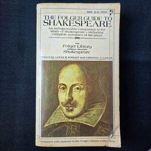 VTG The Folger Guide to Shakespeare Pocket Books, Aug 1969 Edition, Paperback